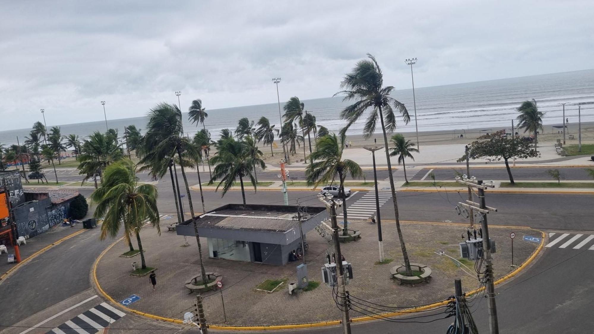 Apto Em Frente Ao Mar - Predio Redondo Peruíbe Exterior foto