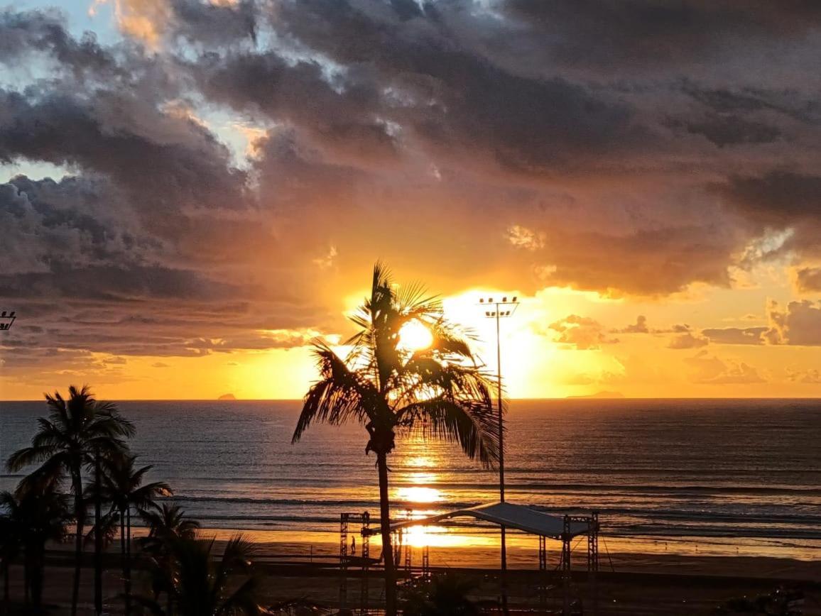 Apto Em Frente Ao Mar - Predio Redondo Peruíbe Exterior foto
