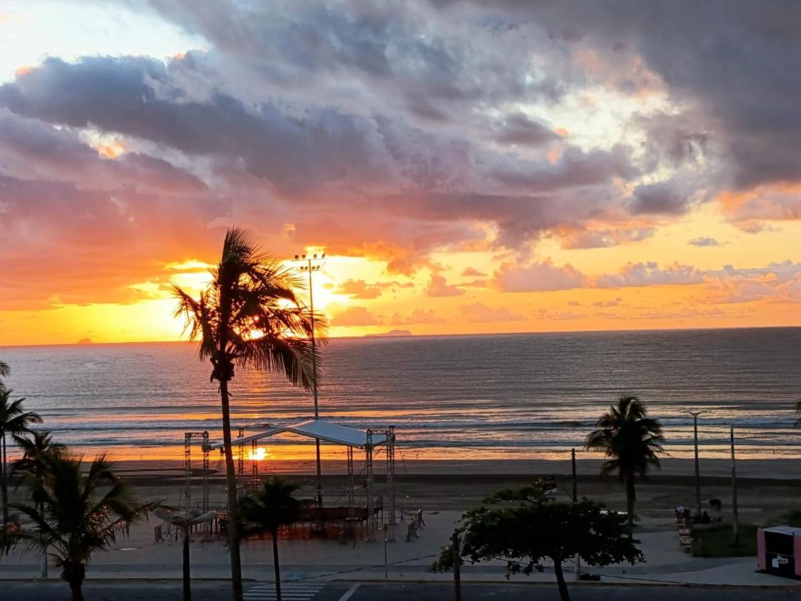 Apto Em Frente Ao Mar - Predio Redondo Peruíbe Zimmer foto